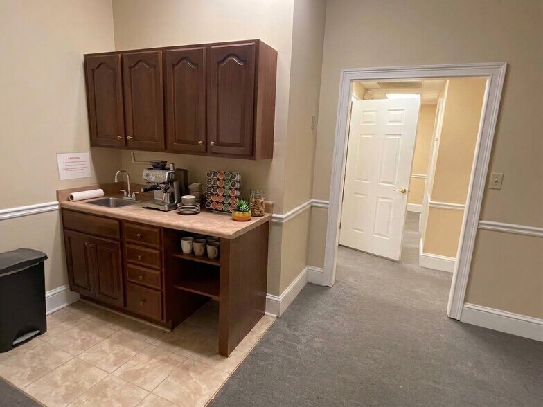 More Photos Of 6298 Baker Ct, Norcross Office Residential For Lease