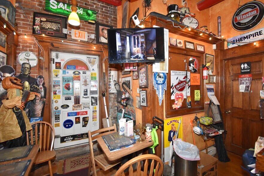 More Photos Of 982 Main St, Springfield Storefront For Sale