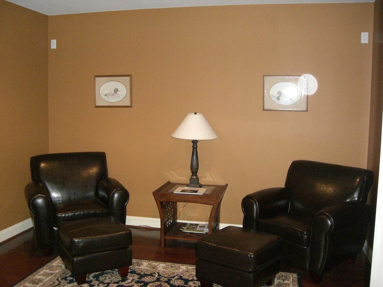 More Photos Of 1030-1032 N Crooks Rd, Clawson Research And Development For Lease