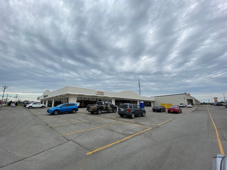 More Photos Of 92 Bible Crossing Rd, Decherd Storefront Retail Office For Lease