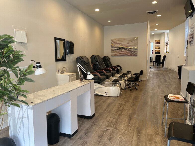 More Photos Of 226 N Liberty St, Baltimore Storefront Retail Residential For Sale