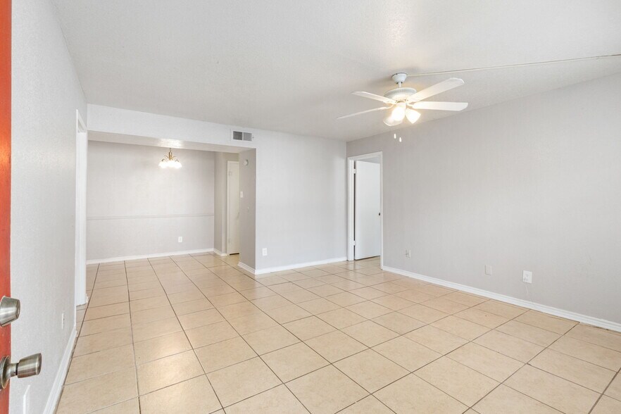 More Photos Of 2451 Lake Rd, Huntsville Apartments For Sale