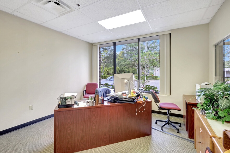 More Photos Of 5620 W Sligh Ave, Tampa Loft Creative Space For Lease