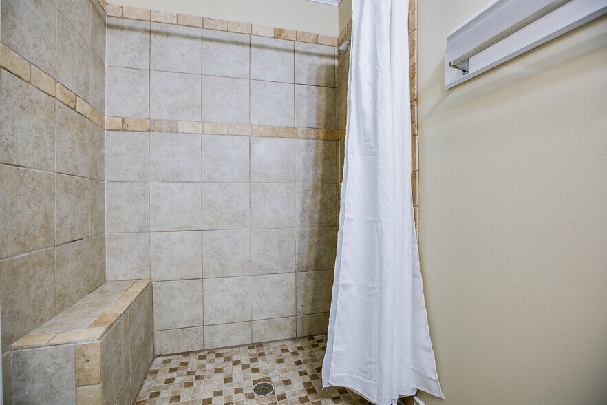 More Photos Of 350 W Avenue L, San Angelo Apartments For Sale