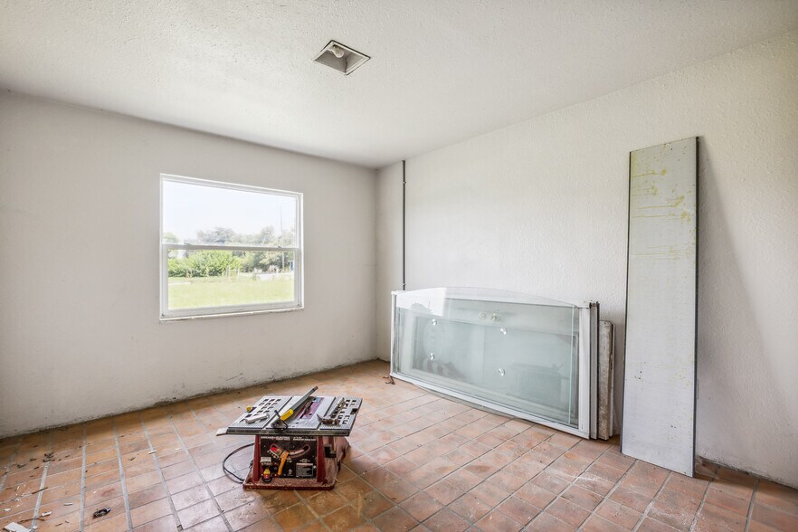 More Photos Of 16905 US Highway 27, Lake Wales Hotel For Sale