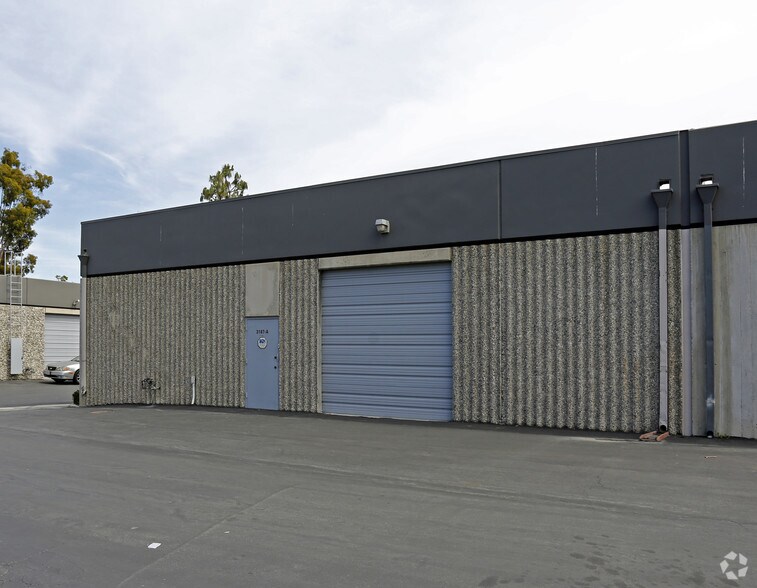 More Photos Of 3187 Airway Ave, Costa Mesa Light Distribution For Lease