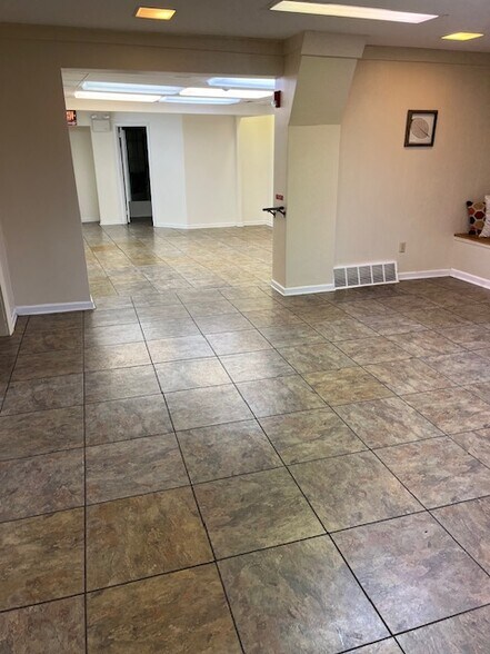 More Photos Of 462 Germantown Pike, Lafayette Hill Office For Lease