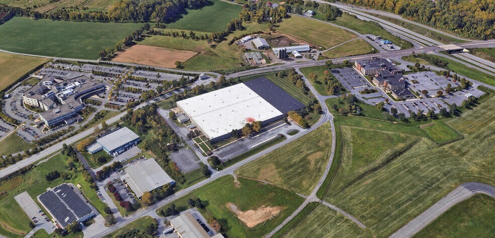 More Photos Of 1062 MacArthur Rd, Reading Warehouse For Lease