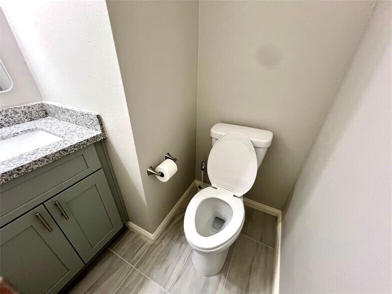 More Photos Of 14221 Horseshoe Bnd, Conroe Specialty For Lease