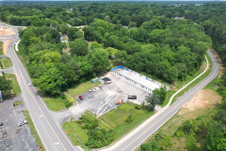 More Photos Of 19400 Statesville Rd, Cornelius General Retail For Lease