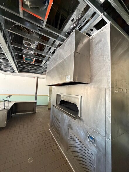 More Photos Of 6955 Camino Arroyo, Gilroy General Retail For Lease