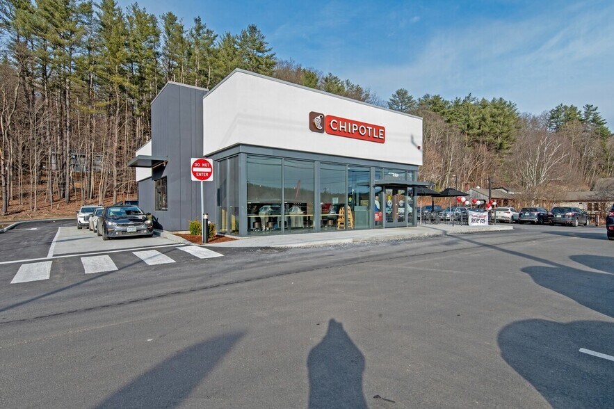 More Photos Of 384 Washington St, Claremont General Retail For Sale