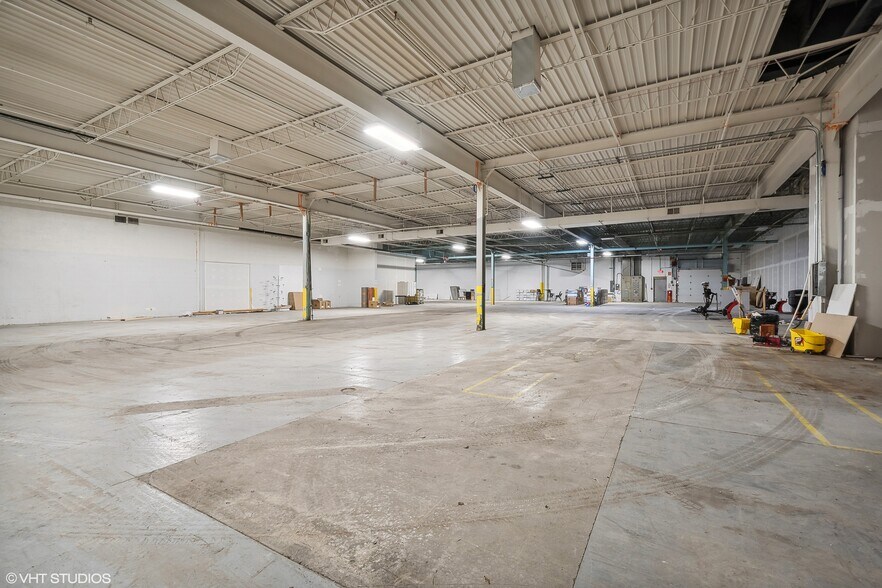 More Photos Of 7533 Central Ave, Skokie Warehouse For Lease