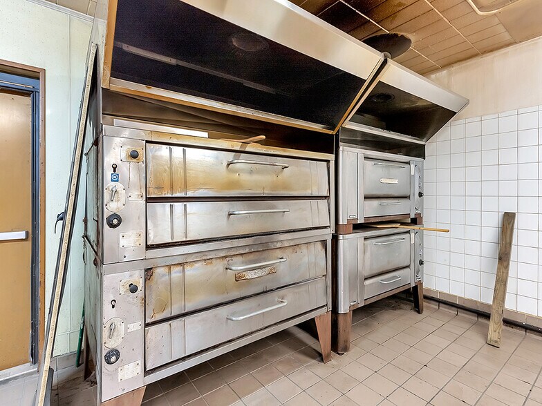 More Photos Of 1341 Springwells St, Detroit General Retail For Sale