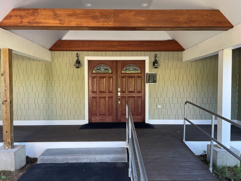 More Photos Of 206 Turnpike Rd, Southborough Office For Sale