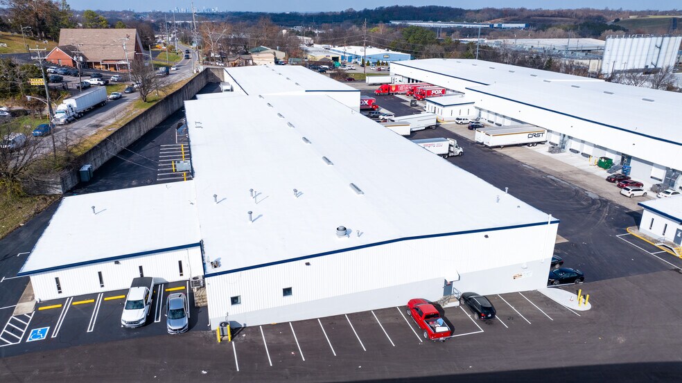 More Photos Of 5006-5050 Harding Pl, Nashville Unknown For Lease