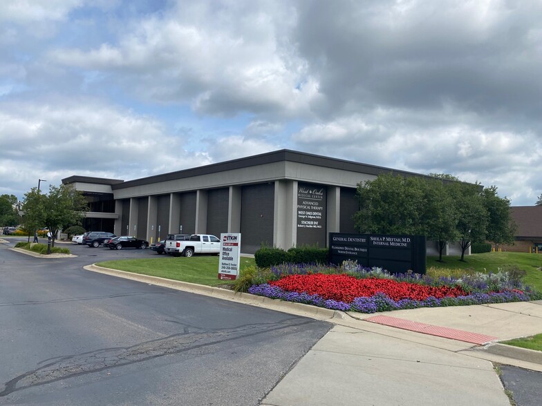 Primary Photo Of 33200 W 14 Mile Rd, West Bloomfield Medical For Lease