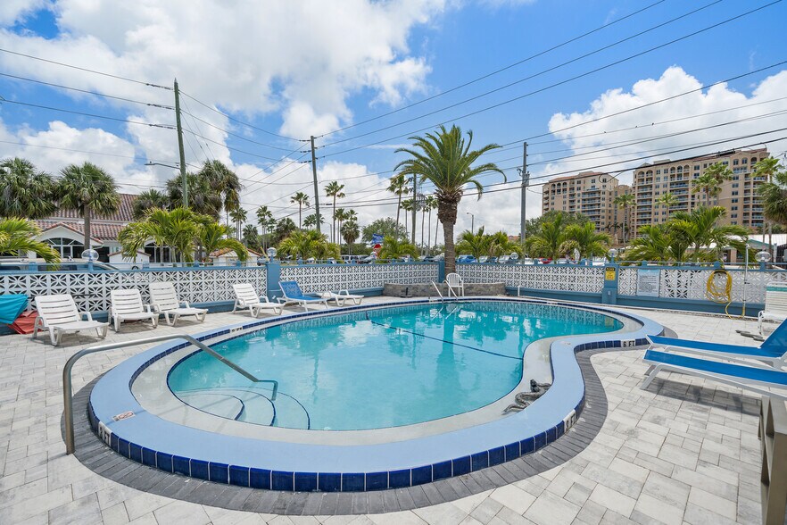 More Photos Of 602 Poinsettia Ave, Clearwater Beach Hotel For Sale