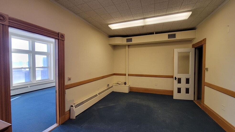 More Photos Of 74 Hammond St, Bangor Medical For Sale