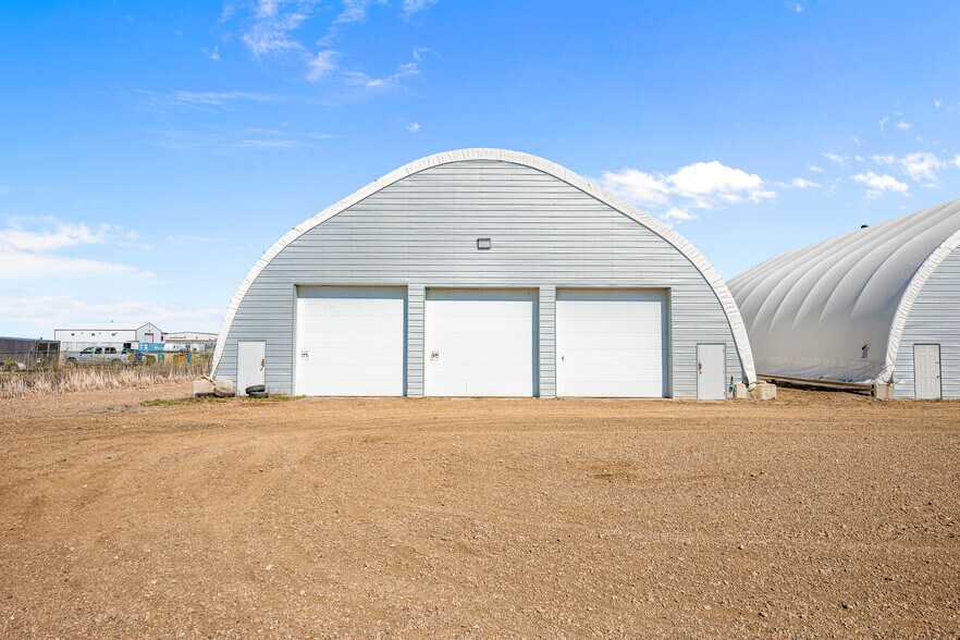 More Photos Of 58 Willoughby St, Blackfoot Warehouse For Sale