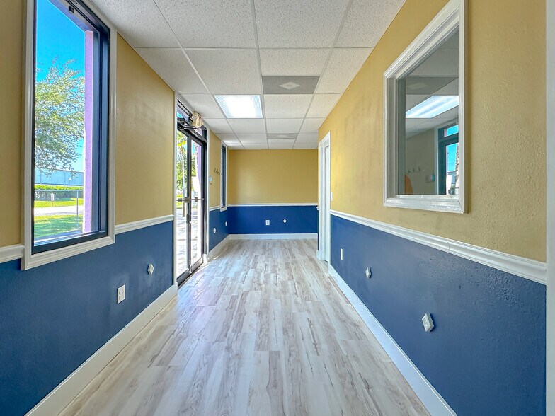 More Photos Of 532 International Pl, Rockledge Warehouse For Lease