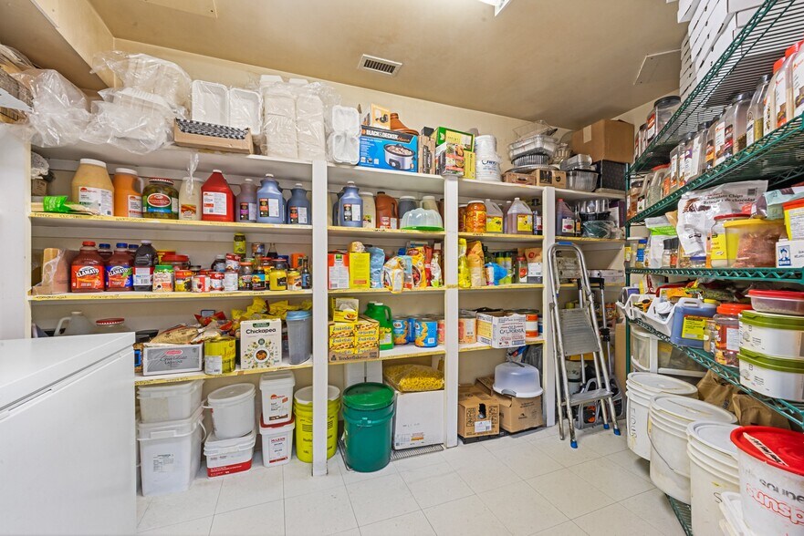 More Photos Of 1916 10th Av, Spruce View Restaurant For Sale