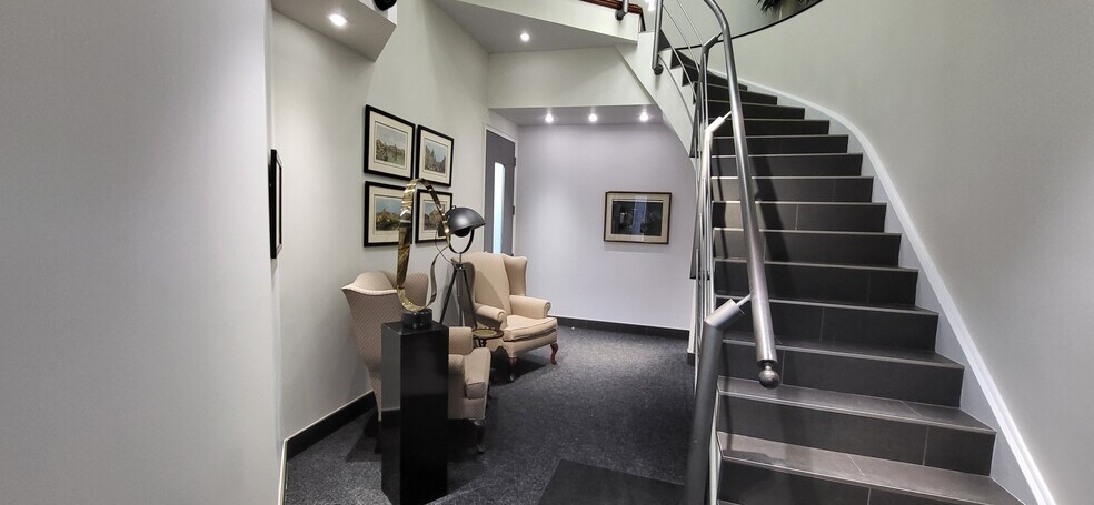 More Photos Of 30 Wertheim Ct, Richmond Hill Office Residential For Lease