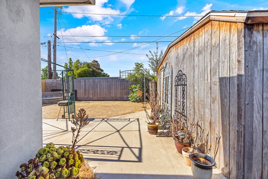 More Photos Of 909 E Noble Ave, Visalia Multifamily For Sale