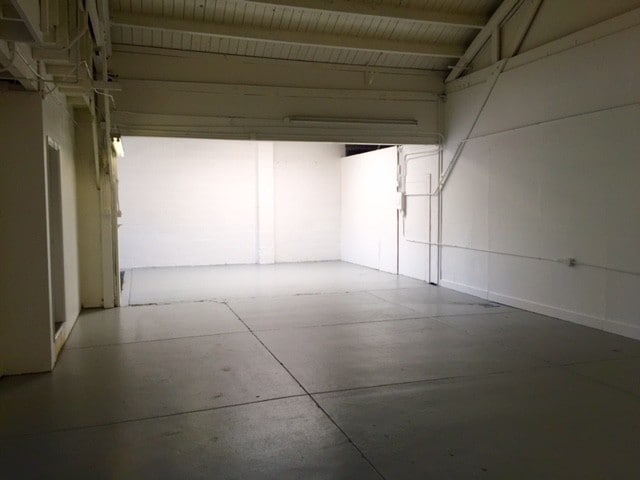 More Photos Of 704 S Railroad Ave, San Mateo Warehouse For Lease