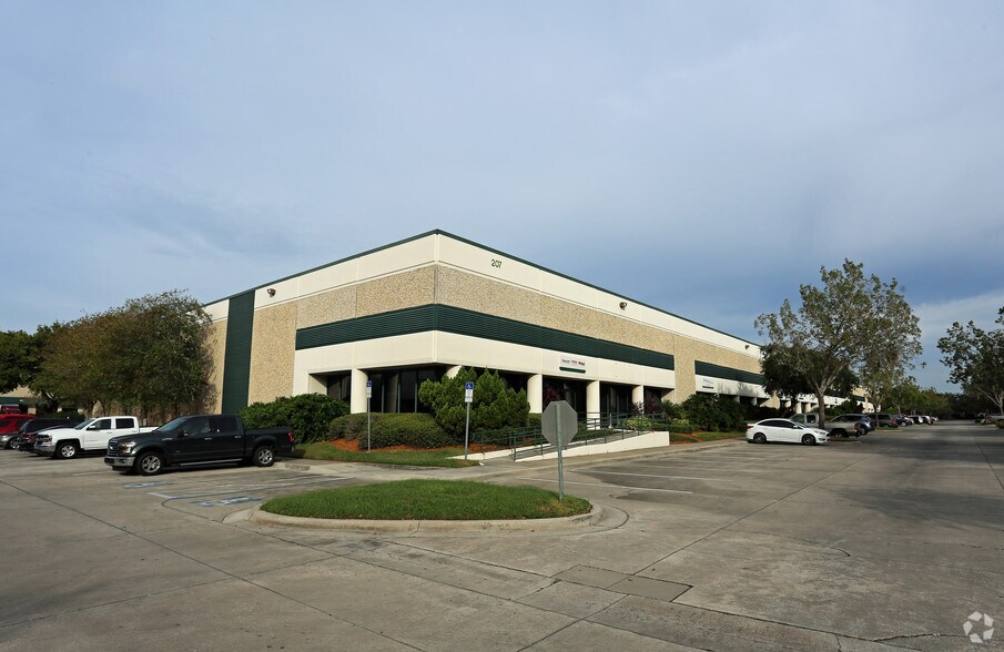 Primary Photo Of 207 Kelsey Ln, Tampa Truck Terminal For Lease