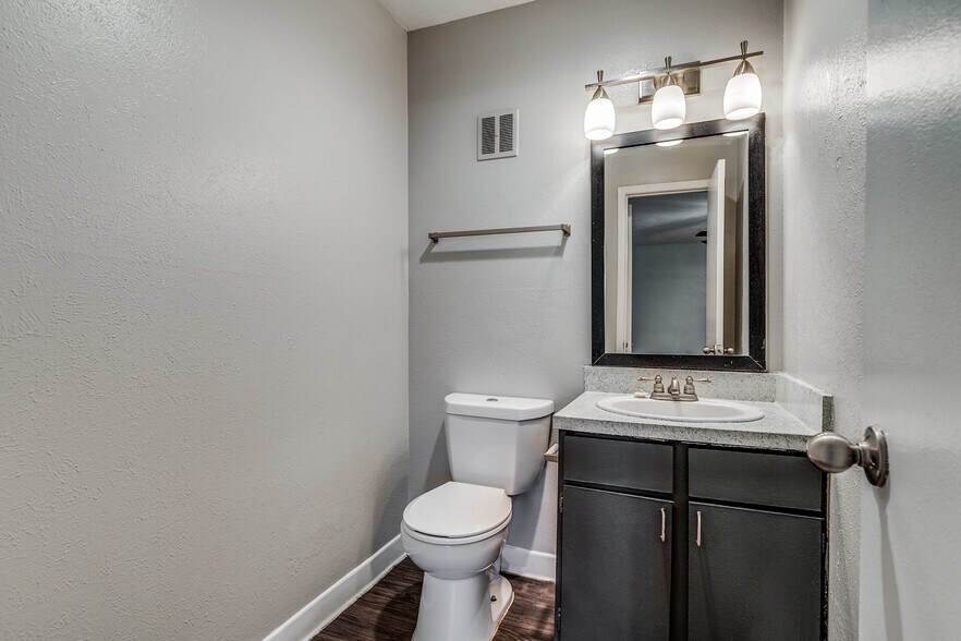 More Photos Of 834 Timberlake Dr, Arlington Apartments For Sale