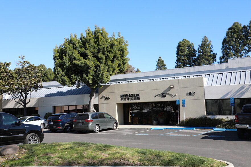 More Photos Of 960-978 Rincon Cir, San Jose Light Manufacturing For Sale