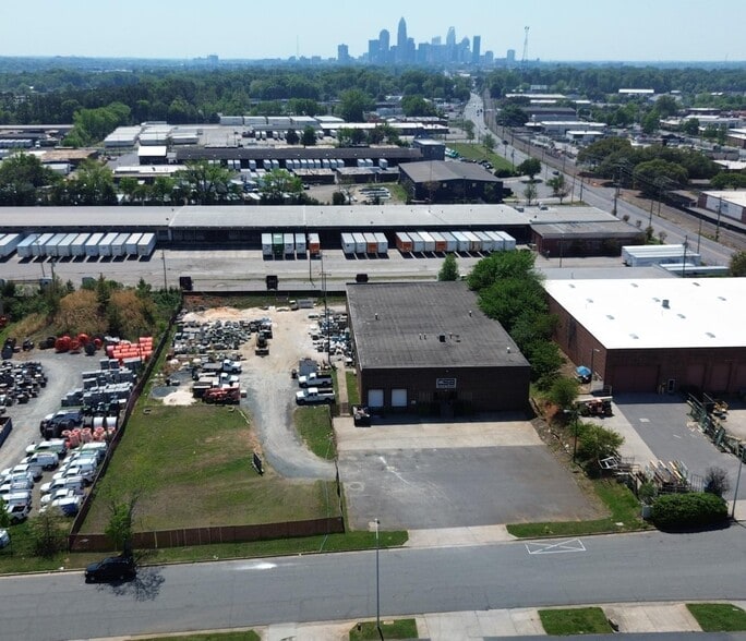 Primary Photo Of 1511 Ameron Dr, Charlotte Warehouse For Lease