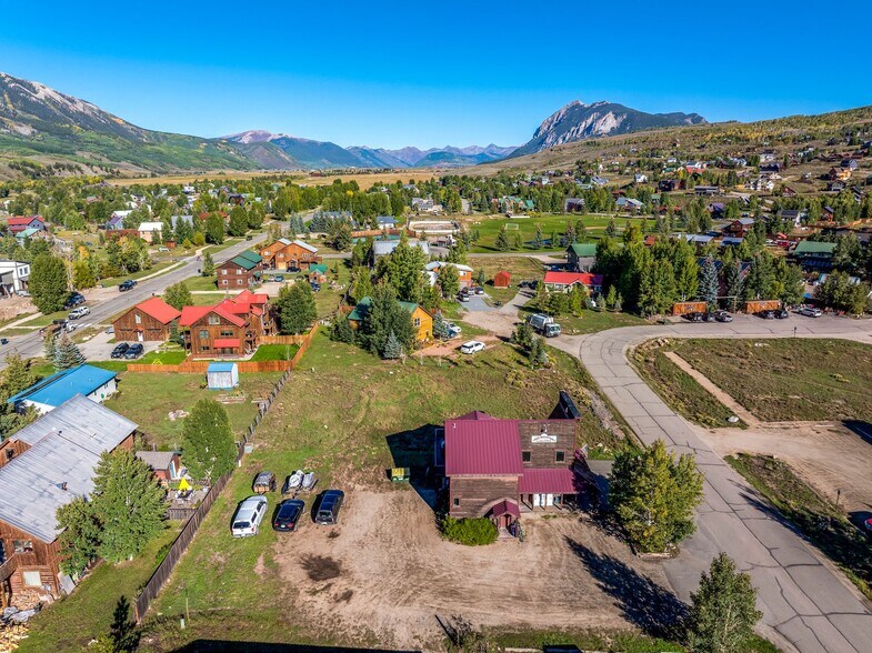 More Photos Of 81 Gillaspey Ave, Crested Butte General Retail For Sale