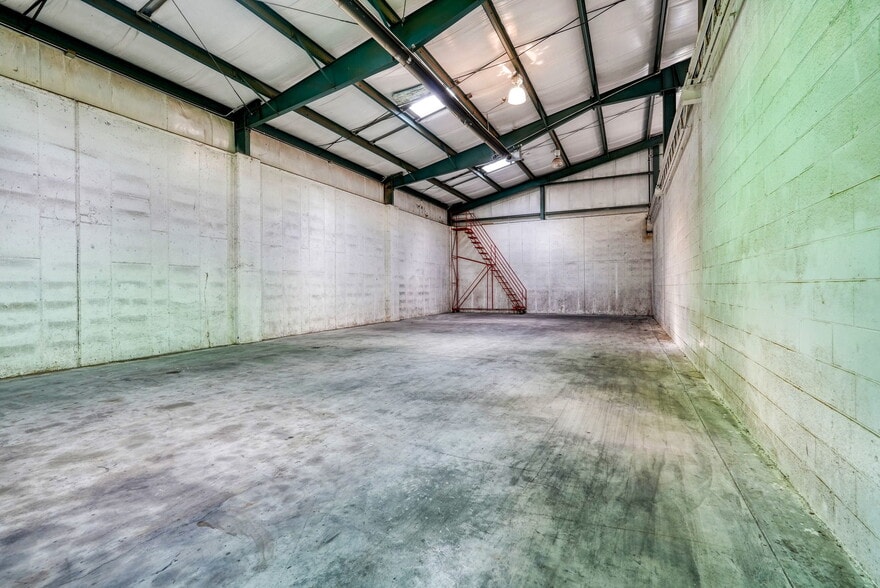 More Photos Of 2 Brewery Ln, Elverson Distribution For Lease