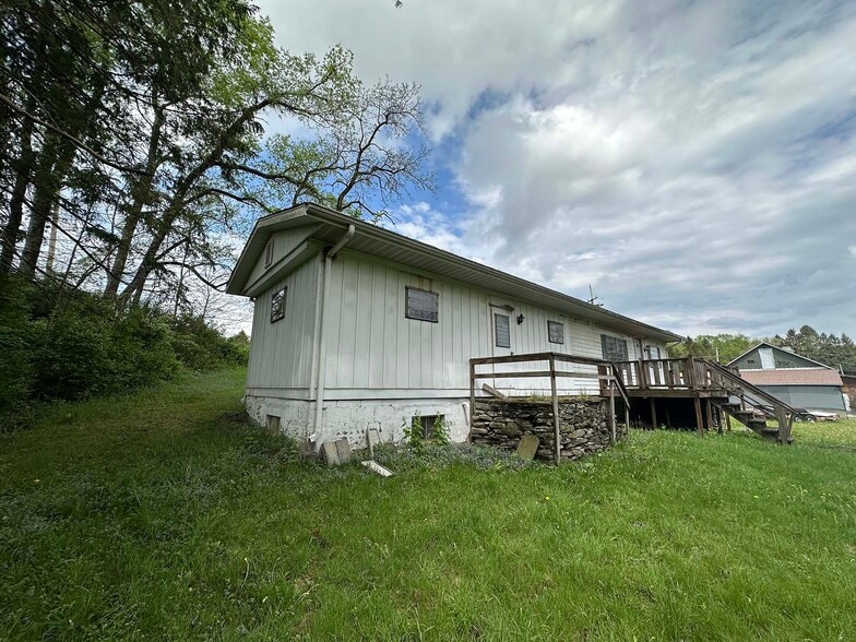 More Photos Of 1642-1646 PA-307, Lake Winola Auto Repair For Sale