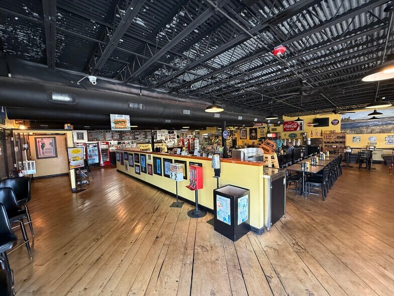 More Photos Of 4405 Dorchester Rd, Charleston Freestanding For Lease