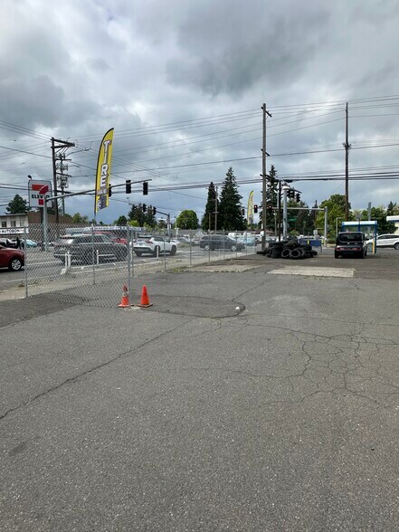 More Photos Of 520 SE 148th Ave, Portland Freestanding For Sale