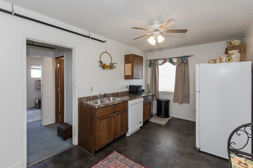 More Photos Of 1502 E Fulton St, Garden City Apartments For Sale