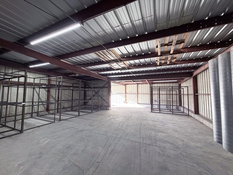 More Photos Of 146 Interloop Rd, San Antonio Warehouse For Lease