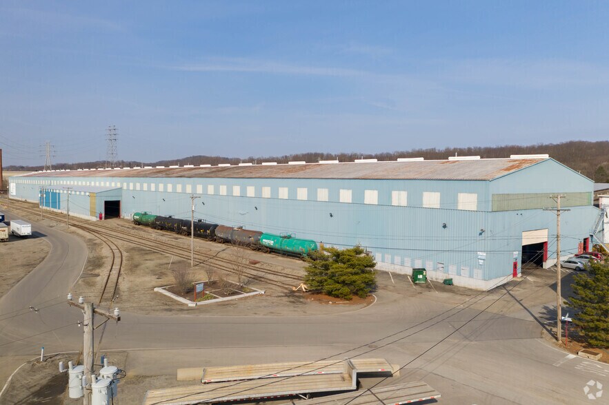 More Photos Of 2301 Duss Ave, Ambridge Warehouse For Lease