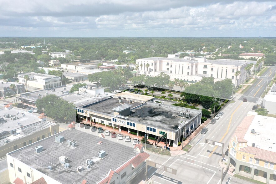 More Photos Of 2045 14th Ave, Vero Beach Office Residential For Sale