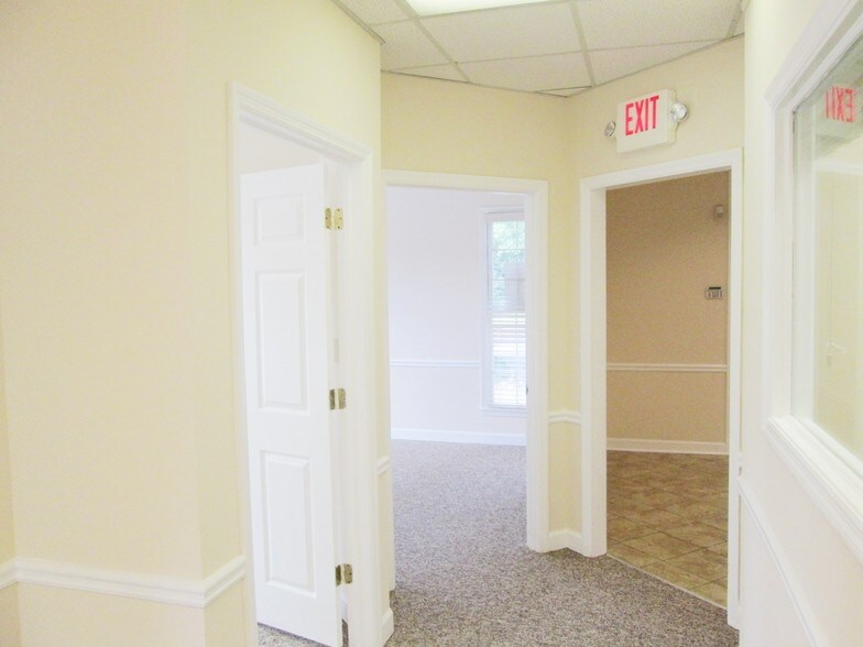 More Photos Of 3867 Holcomb Bridge Rd, Peachtree Corners Office For Lease