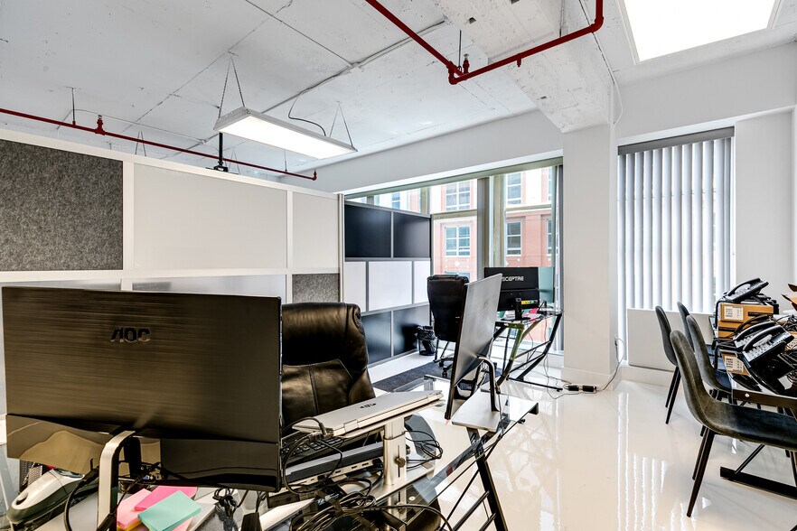 More Photos Of 14 NE 1st Ave, Miami Office For Sale