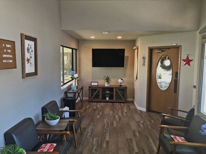 More Photos Of 114 W Ivy St, Hanford Medical For Sale
