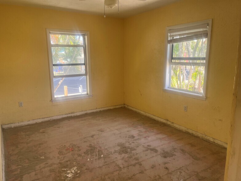 More Photos Of 1039 3rd St, Fort Myers Apartments For Sale