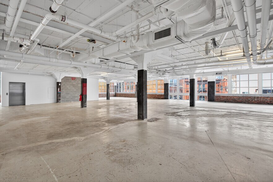 More Photos Of 111 Broadway, Nashville General Retail For Lease
