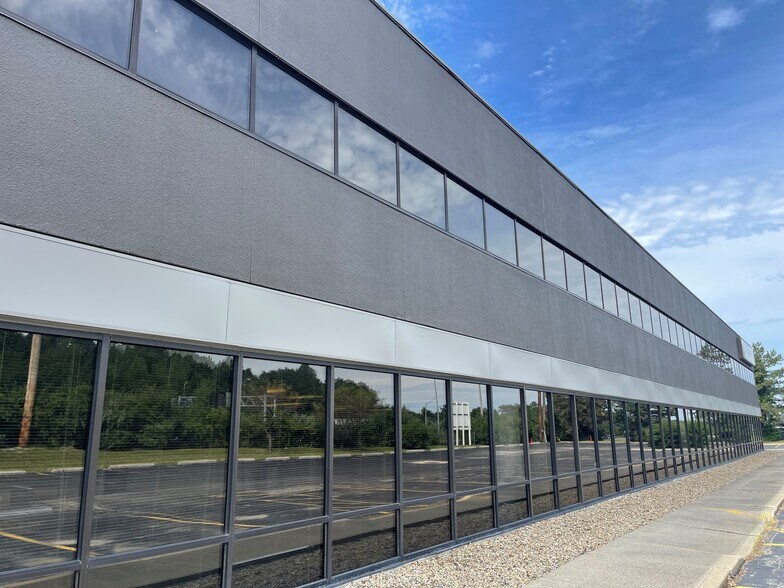 Primary Photo Of 6954-6958 Americana Pky, Columbus Showroom For Lease