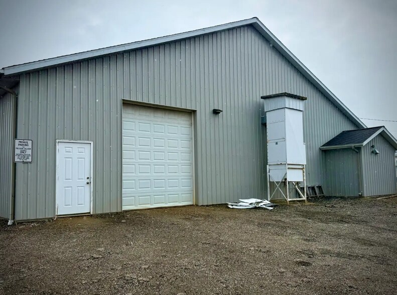 More Photos Of 207 N Main St, Olivet Auto Repair For Sale