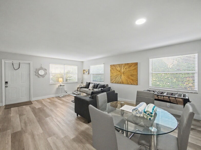 More Photos Of 112 Claremont Ln, Palm Beach Shores Apartments For Sale